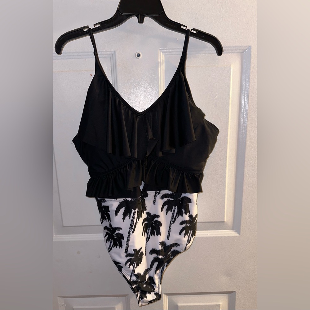 Plus palm tree print Ruffle, one piece swimsuit 2XL
